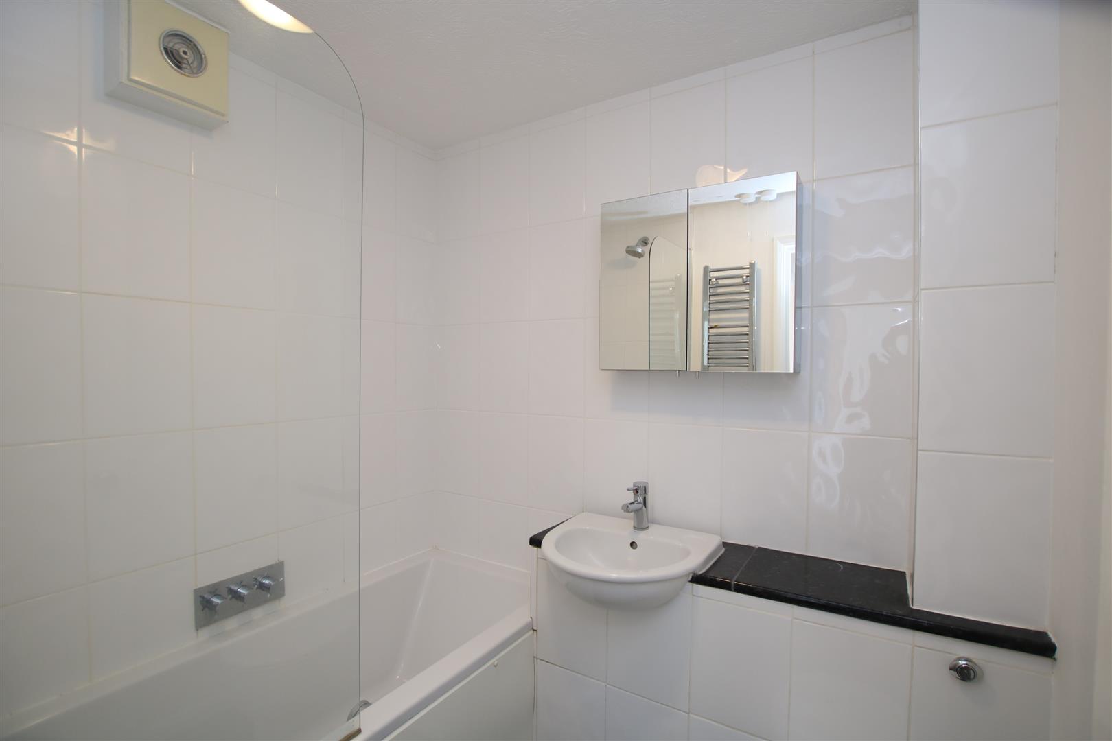 Tanyard Close, Horsham